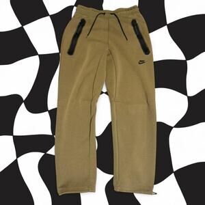 Nike green tech sweatpants size